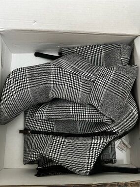 Black & White Houndstooth Knee Boots